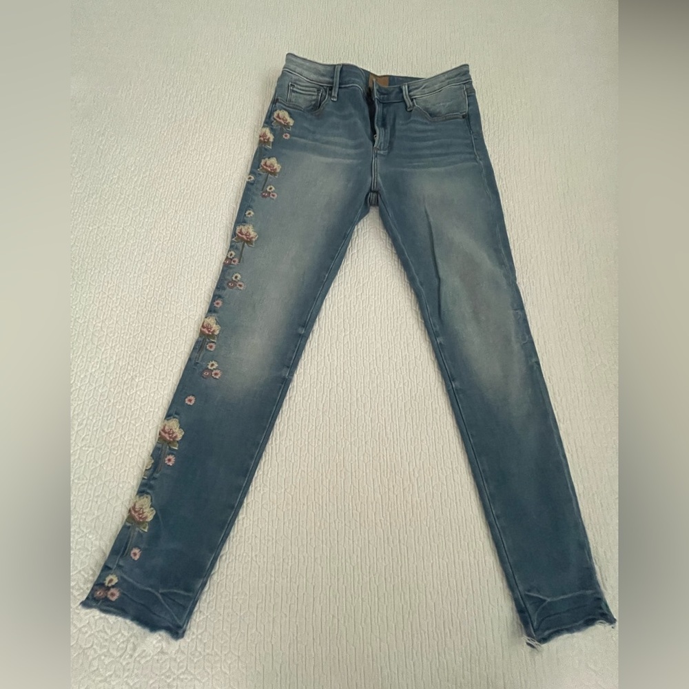 Driftwood Jean with beautiful embroidery down right leg, whitewash finish